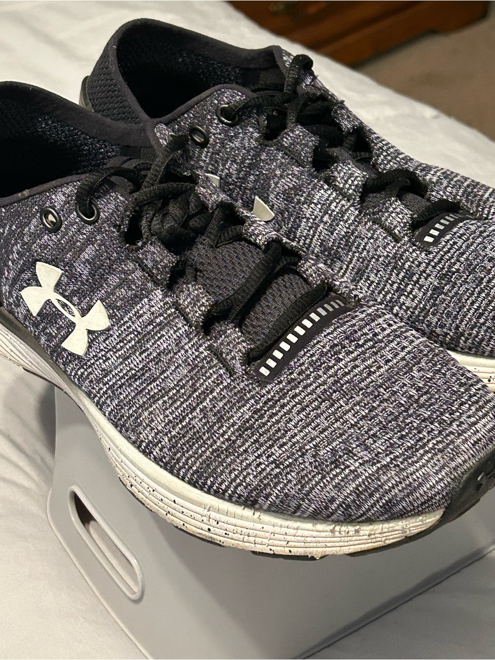 Under Armour Women’s Black Athletic Shoes/sneakers + FREE $25ENTERTAINMENT CARD